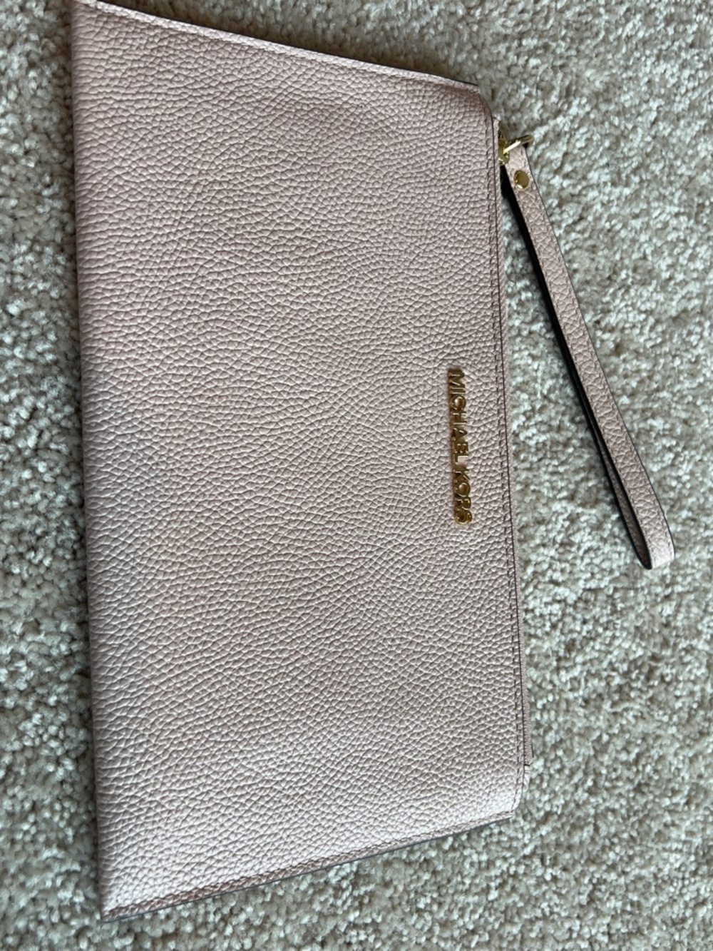 Michael Kors Jet Set Travel Large Pebbled Leather Wristlet in Soft Pink